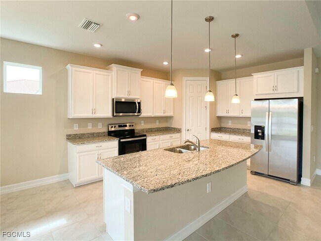 2989 Birchin Ln in Ft. Myers, FL - Building Photo - Building Photo