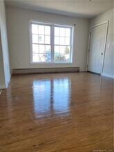 245 Elizabeth St Ext, Unit 5 in Norwich, CT - Building Photo - Building Photo