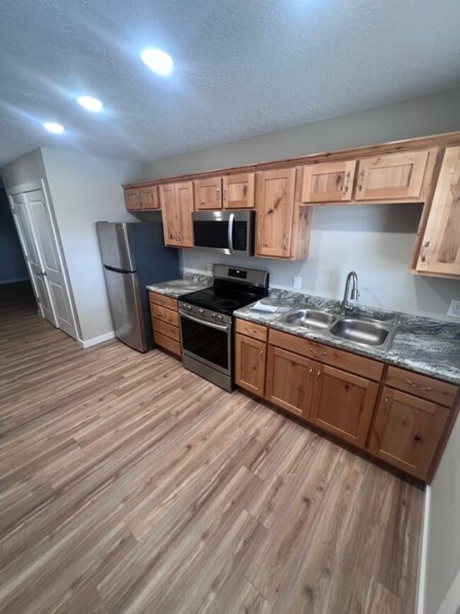 2909 White Rock Rd in Carthage, MO - Building Photo - Building Photo