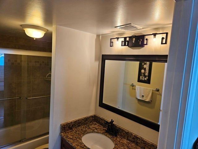 5600 N Flagler Dr in West Palm Beach, FL - Building Photo - Building Photo