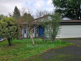 5030 NE Roselawn St in Portland, OR - Building Photo