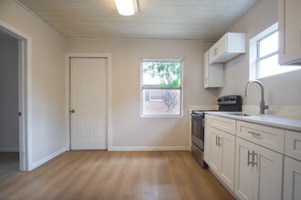 37701 Primo Dr in Dade City, FL - Building Photo - Building Photo