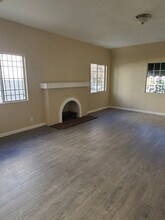 947 S Sycamore Ave, Unit 947 in Los Angeles, CA - Foto de edificio - Building Photo