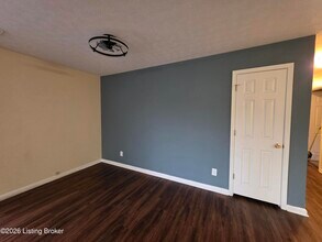 274 7th Ave in Shepherdsville, KY - Building Photo - Building Photo