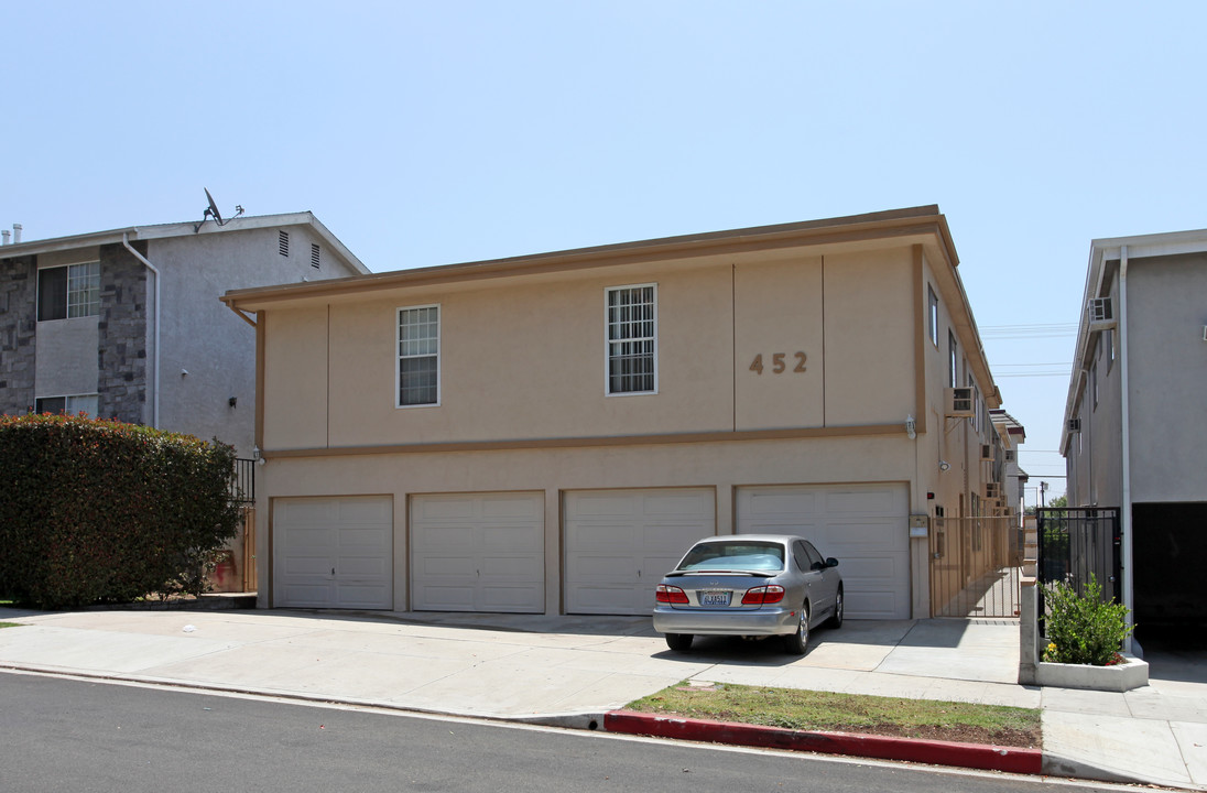 452 E Santa Anita Ave in Burbank, CA - Building Photo