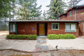 104 Swett Rd in Woodside, CA - Building Photo - Building Photo