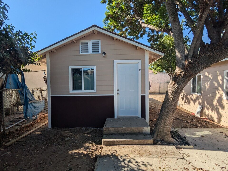 968 W 12th St in Pomona, CA - Building Photo