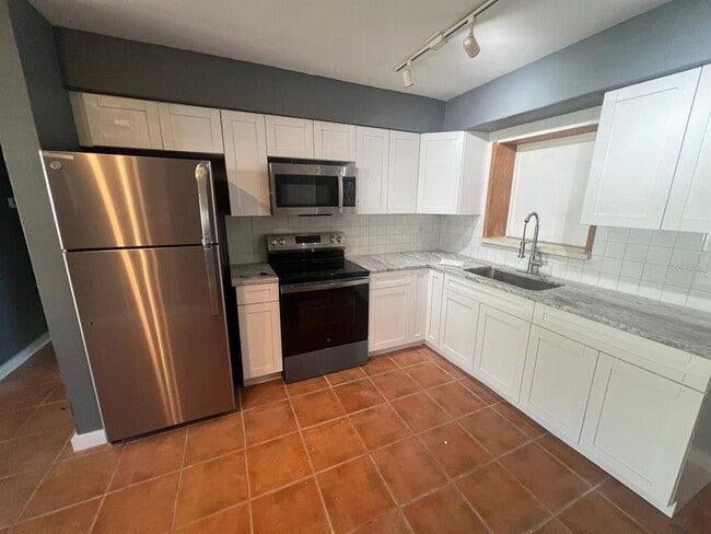 300 83rd Ave N in St. Petersburg, FL - Building Photo - Building Photo