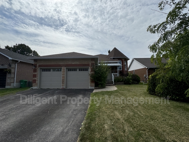 1537 Ravenwood Dr in Peterborough, ON - Building Photo