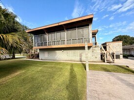 160 N Lakeview Dr, Unit #1 in Haines City, FL - Building Photo