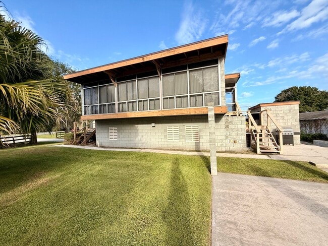 160 N Lakeview Dr, Unit #1