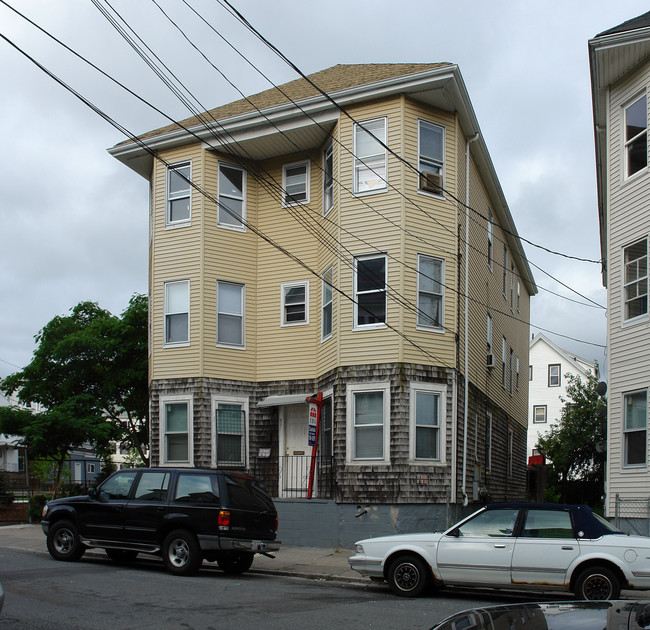 31 Ashley St in New Bedford, MA - Foto de edificio - Building Photo