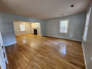 27 Braxton Dr in Aylett, VA - Foto de edificio - Building Photo