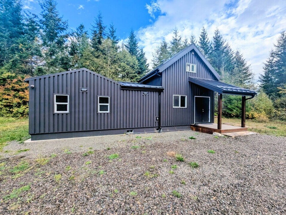 20411 W King Lake Rd in Monroe, WA - Building Photo