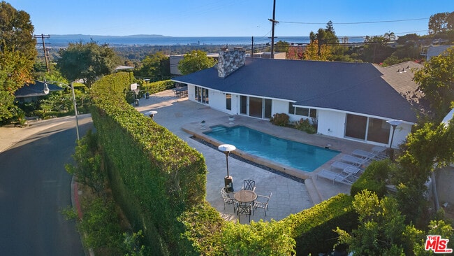 826 N Tigertail Rd in Los Angeles, CA - Building Photo - Building Photo