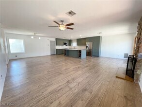 3548 Silver Bend St in Las Vegas, NV - Foto de edificio - Building Photo