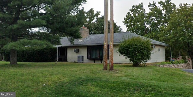 property at 5815 Linglestown Rd