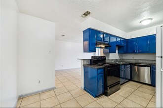 6827 Chasewood Dr in Missouri City, TX - Building Photo - Building Photo