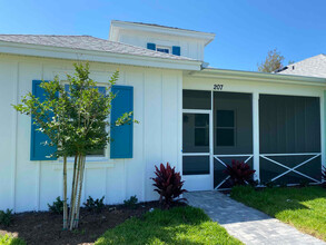 207 Hang Loose Wy in Daytona Beach, FL - Building Photo - Building Photo
