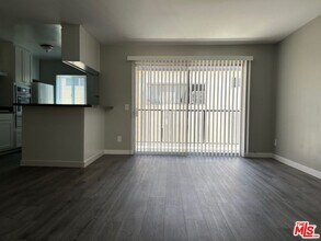 1412 Brockton Ave in Los Angeles, CA - Building Photo - Building Photo