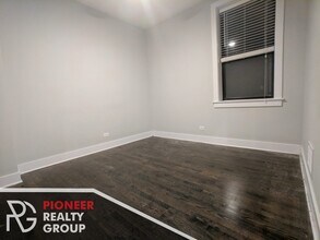 1952 W Nelson St, Unit #2W in Chicago, IL - Building Photo - Building Photo