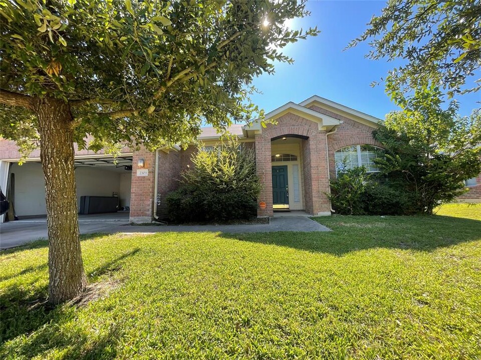 2303 Boneset Trail in Round Rock, TX - Building Photo