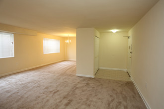 Thayer Terrace in Silver Spring, MD - Building Photo - Building Photo