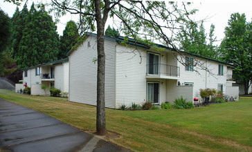 Redwood Park in Eugene, OR - Building Photo - Building Photo