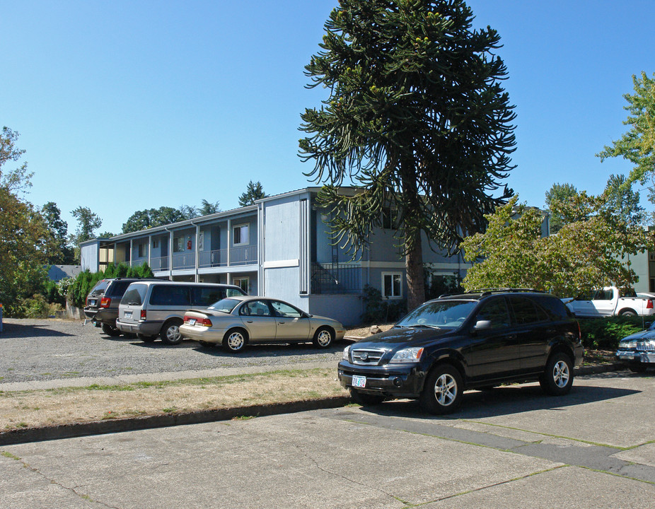 Glenona Apartments in Salem, OR - Building Photo