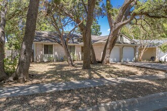 10200 Missel Thrush Dr in Austin, TX - Building Photo - Building Photo