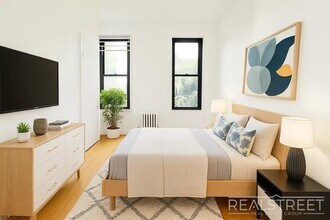 Menahan Street, Unit 2L in Brooklyn, NY - Foto de edificio - Building Photo