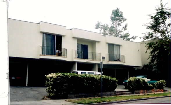10804 Ostego St in North Hollywood, CA - Foto de edificio
