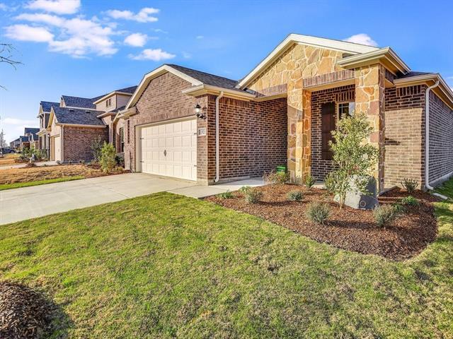 1921 Tomahawk Trail in Aubrey, TX - Building Photo