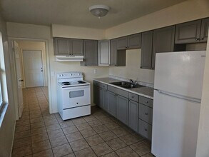 5619-5617 7th St Ct E in Bradenton, FL - Building Photo - Building Photo