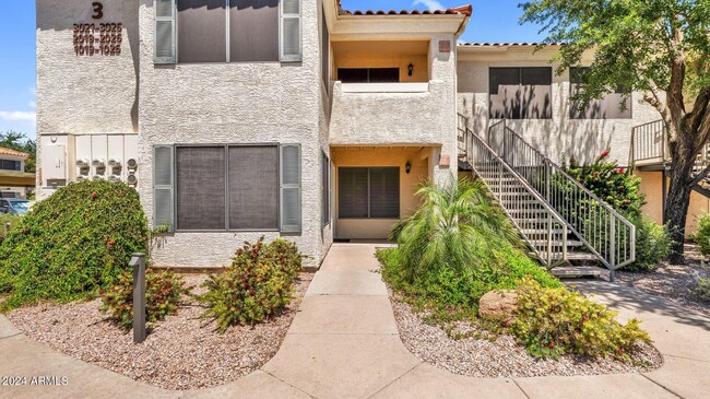 9990 N Scottsdale Rd in Paradise Valley, AZ - Building Photo - Building Photo