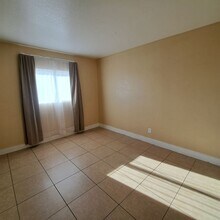 4260 N Vornsand Dr in Las Vegas, NV - Building Photo - Building Photo