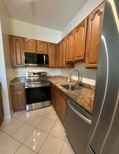 600 Washington St in Wellesley, MA - Building Photo - Building Photo