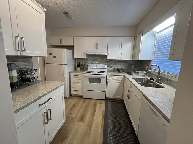583 Winding Creek Rd, Unit #D Primary in Fayetteville, NC - Building Photo - Building Photo