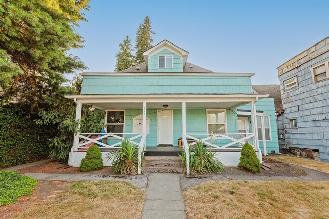 1003 N Tower Ave in Centralia, WA - Building Photo - Primary Photo