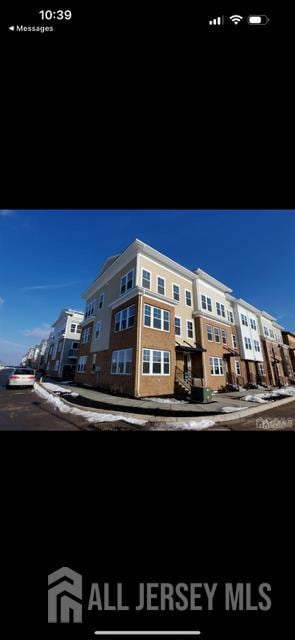 302 South Dr in North Brunswick, NJ - Building Photo - Building Photo