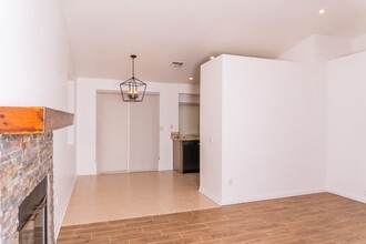 39586 Oak Cliff Dr in Temecula, CA - Building Photo - Building Photo