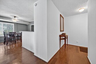 60 S Van Dorn St in Alexandria, VA - Foto de edificio - Building Photo