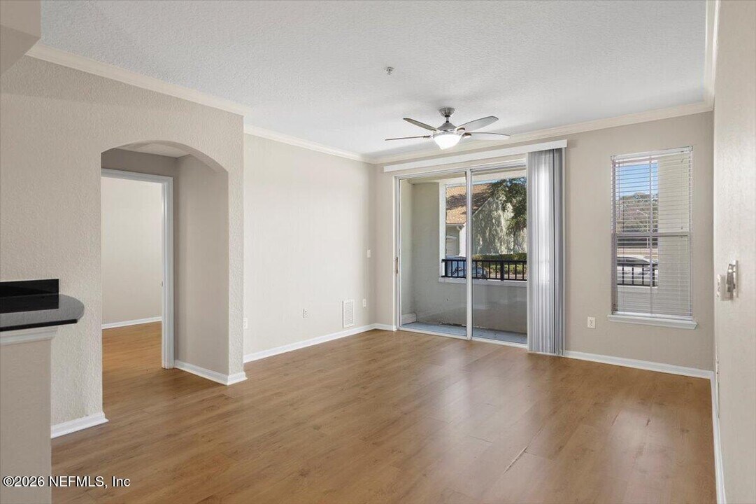 8539 Gate Pkwy W in Jacksonville, FL - Building Photo