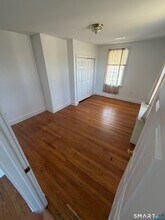 216 High Rock Rd in Groton, CT - Building Photo - Building Photo