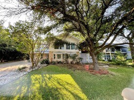 5802 Longhorn Landing in Austin, TX - Building Photo
