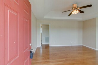 1002 Poppy Seed Dr in Oak Grove, KY - Building Photo - Building Photo