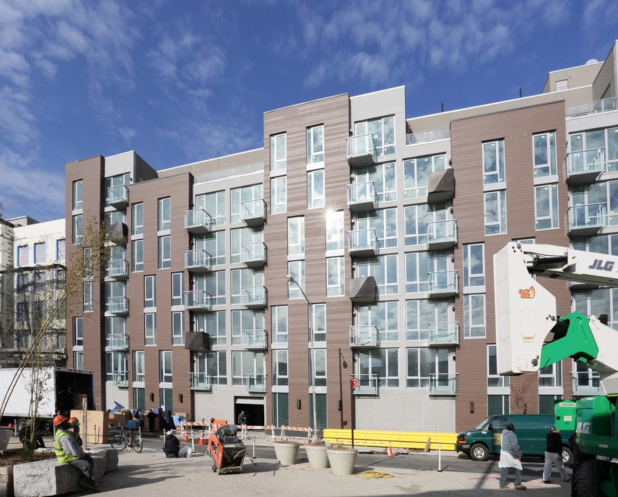 Leonard Pointe in Brooklyn, NY - Building Photo