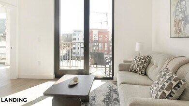 1007 S Mint St, Unit 832 in Charlotte, NC - Building Photo - Building Photo