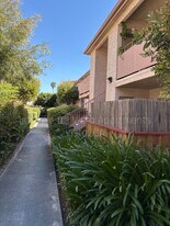 La Valle De Vista in Vista, CA - Building Photo