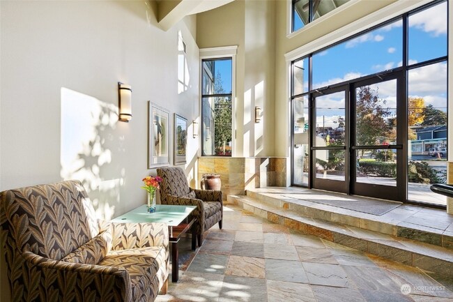 3150 W Government Way in Seattle, WA - Foto de edificio - Building Photo